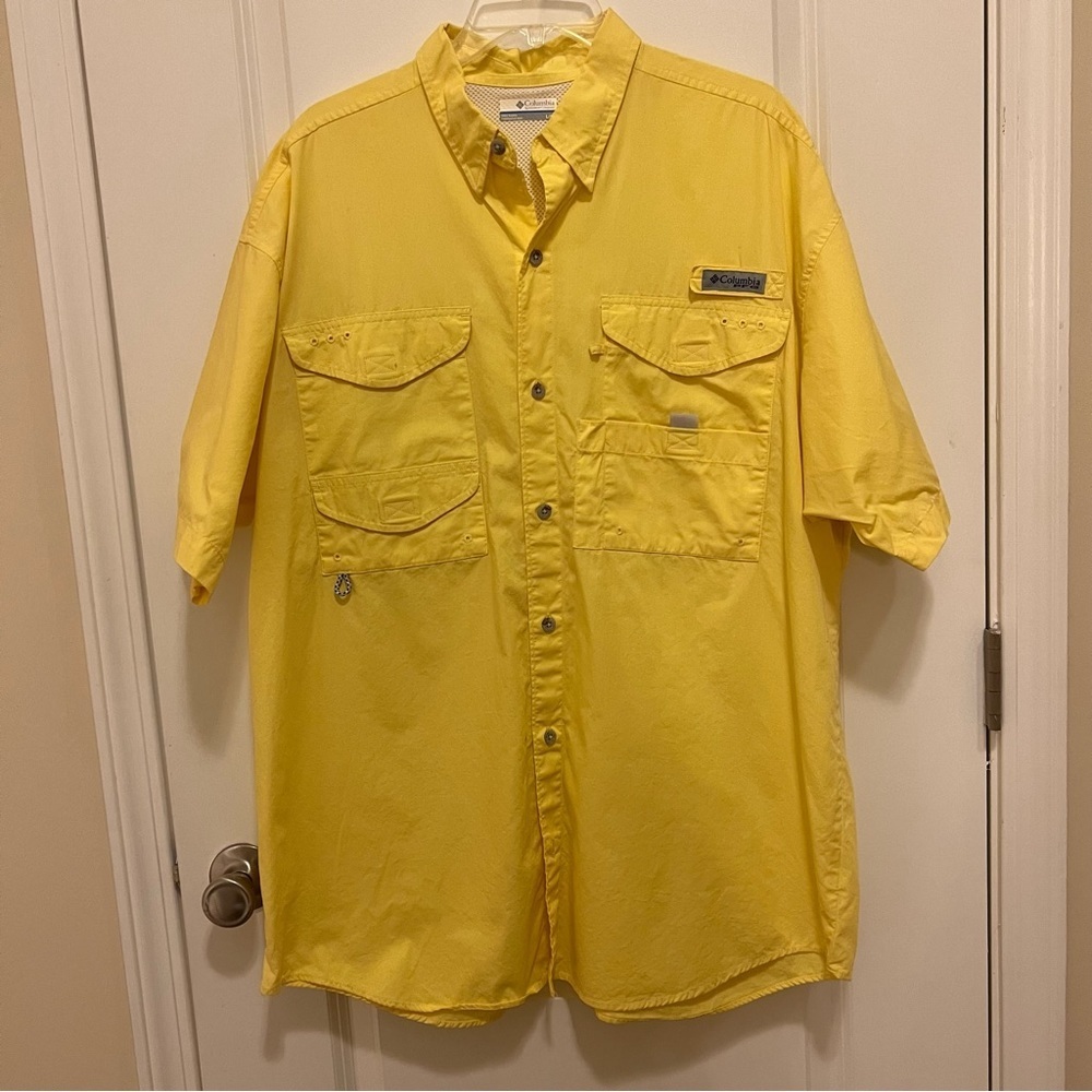 Columbia Men's Yellow Short Sleeve Shirt